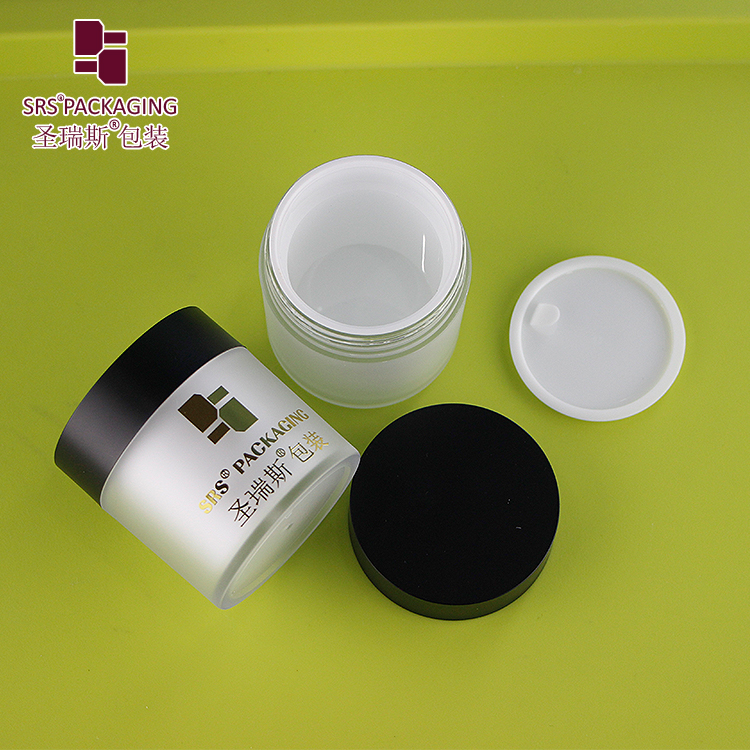 Luxury double wall cosmetic cream pet jar made of eco friendly plastic for skin care set container