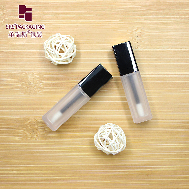 Wholesale price clear matte bottle with black lid lipgloss packaging tube 5ml empty cosmetic square lip gloss container